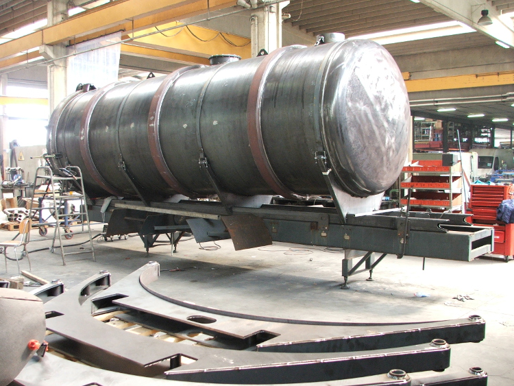 Изготовление стального вакуумного резервуара объемом 20 кубических метров